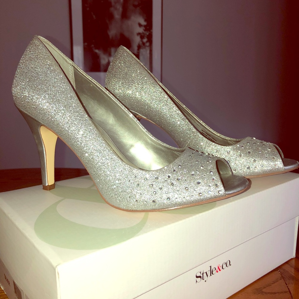 Style & Co. silver heels